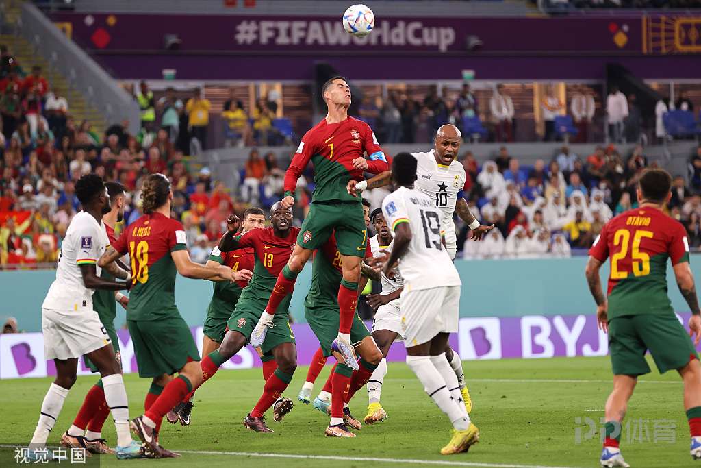 世界杯-葡萄牙3-2加纳 C罗点射菲利克斯破门莱奥替补建功 5 世界杯-葡萄牙3-2加纳 C罗点射菲利克斯破门莱奥替补建功