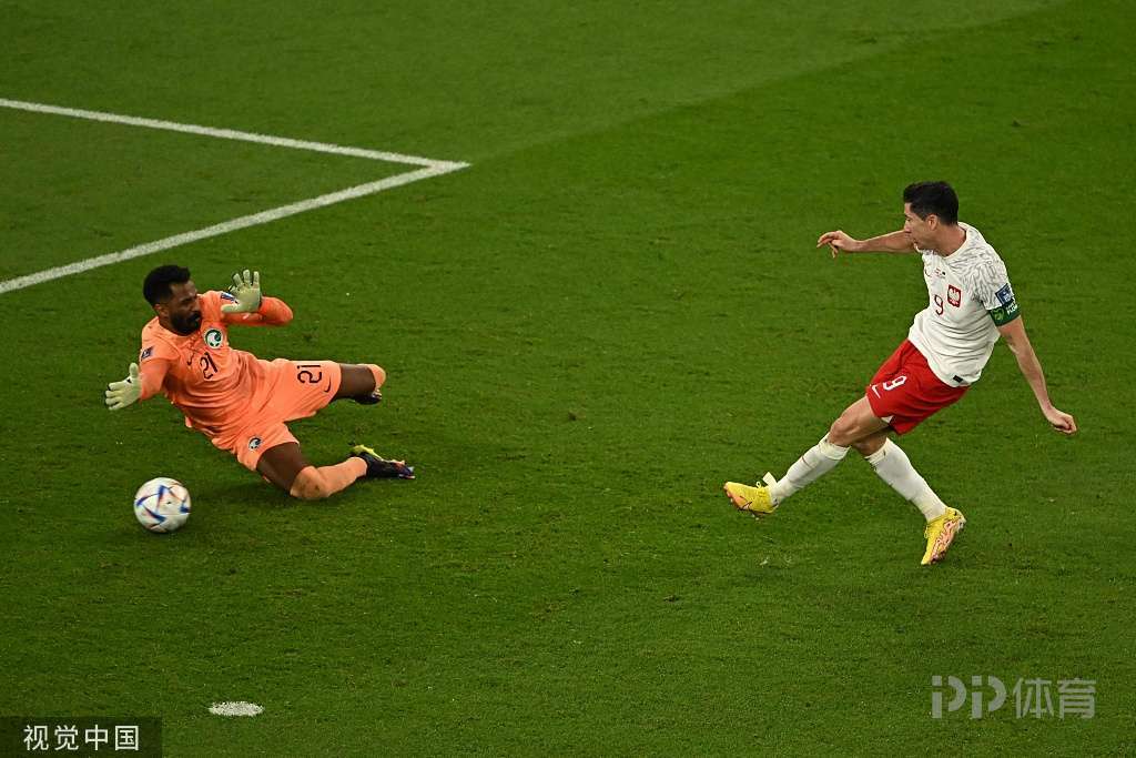 世界杯-波兰2-0沙特 莱万传射泽林斯基破门什琴斯尼扑点 6 世界杯-波兰2-0沙特 莱万传射泽林斯基破门什琴斯尼扑点