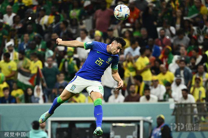 世界杯-巴西0-1喀麦隆仍头名出线 阿布巴卡尔头球绝杀 3 世界杯-巴西0-1喀麦隆仍头名出线 阿布巴卡尔头球绝杀